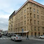 里弗赛德斯普利特公寓式酒店 3*